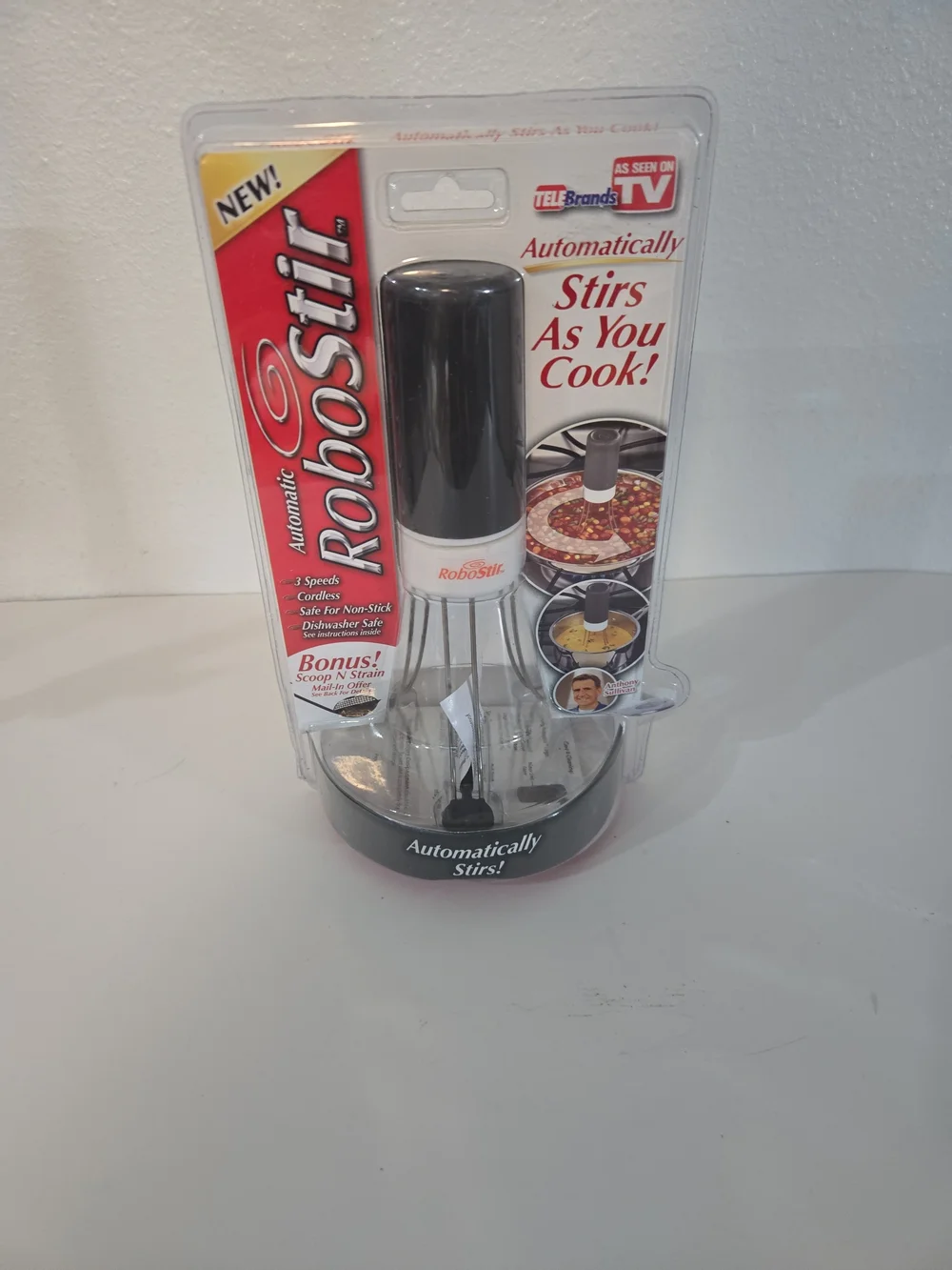 RoboStir Automatic Pot Stirrer - White & Black